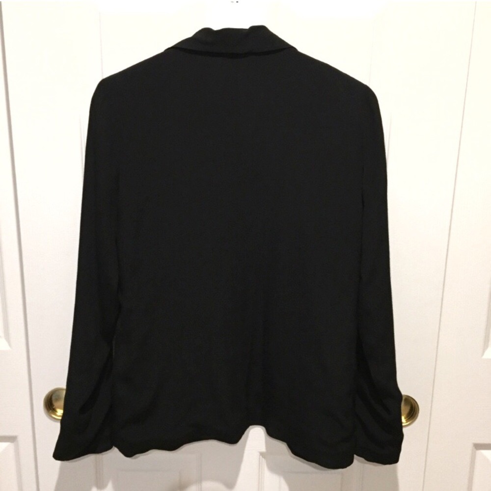 **SOLD** Olive & Oak Relaxed Blazer - Black - Picture 3 of 7